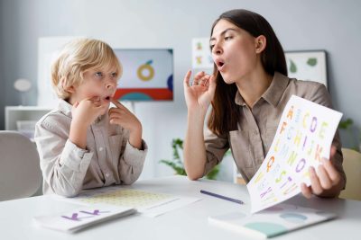 گفتار درمانی چیست – گفتار درمانگر چه کسی است